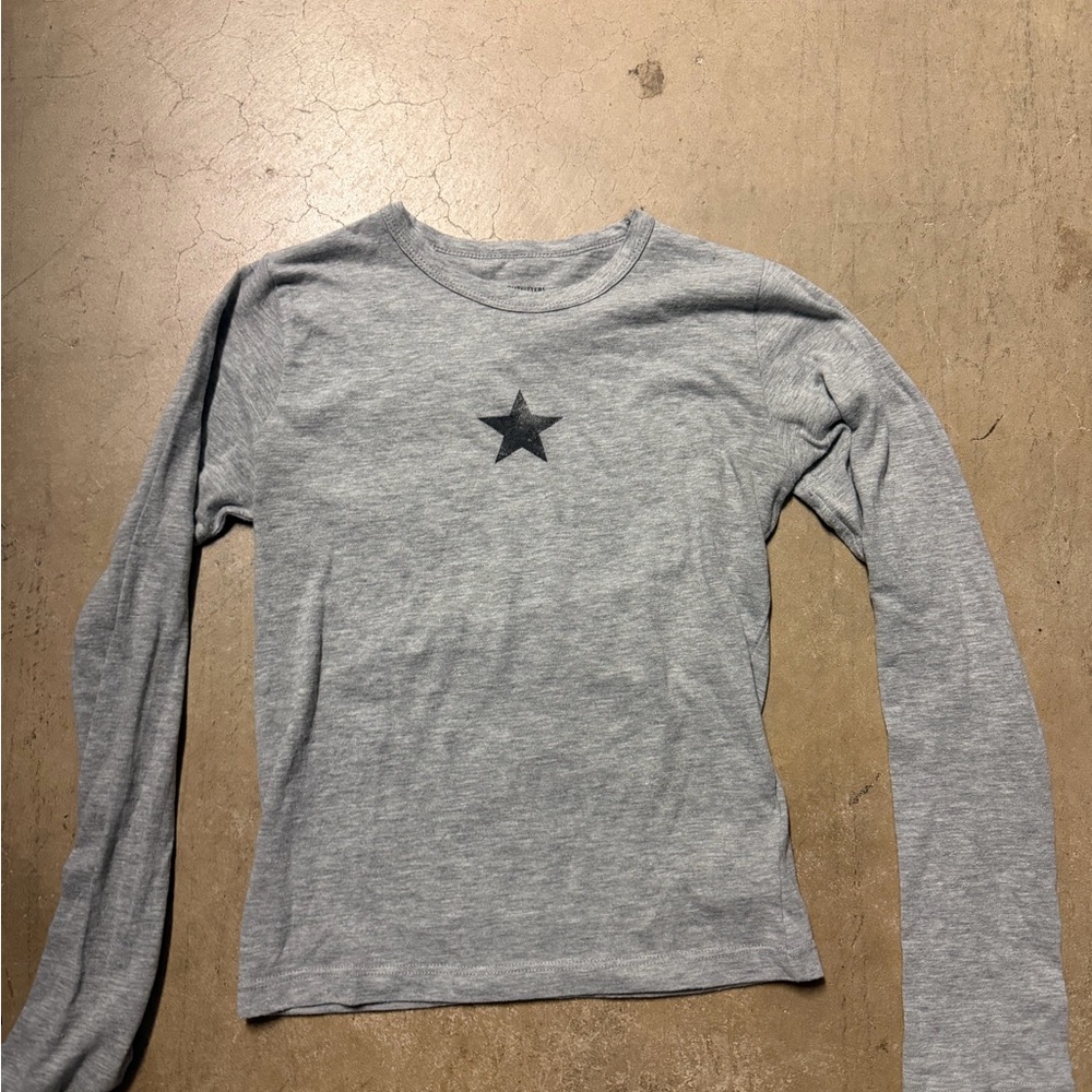 Urban Outfitters Light Gray Long Sleeve Tee with Black Star